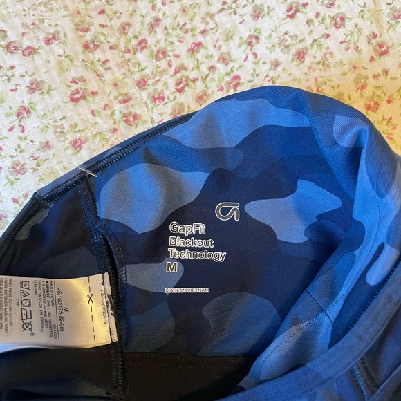 💙 GapFit SportsBra low impact 🩵 Blue Camo print - Picture 3 of 6